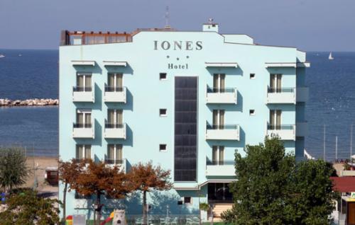 О гостинице Hotel Iones (Italy, 47920, Rimini, Viale Paolo Toscanelli