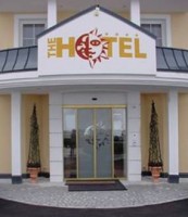 вход в отель - фотогалерея на RCC-TRAVEL.RU вход в отель - фотогалерея на RCC-TRAVEL.RU