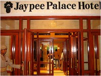 вход в отель - фотогалерея на RCC-TRAVEL.RU вход в отель - фотогалерея на RCC-TRAVEL.RU