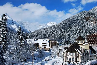 Курорты Домбая примут более миллиона туристов