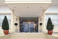 вход в отель - фотогалерея на RCC-TRAVEL.RU вход в отель - фотогалерея на RCC-TRAVEL.RU