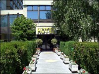 вход в отель - фотогалерея на RCC-TRAVEL.RU вход в отель - фотогалерея на RCC-TRAVEL.RU